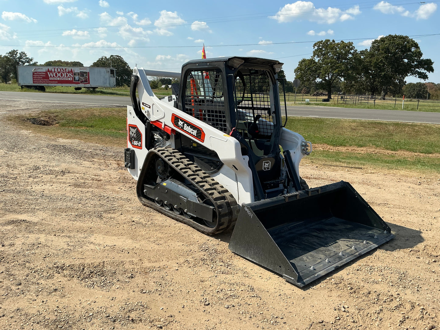 Bobcat T66-2 Skid Loader