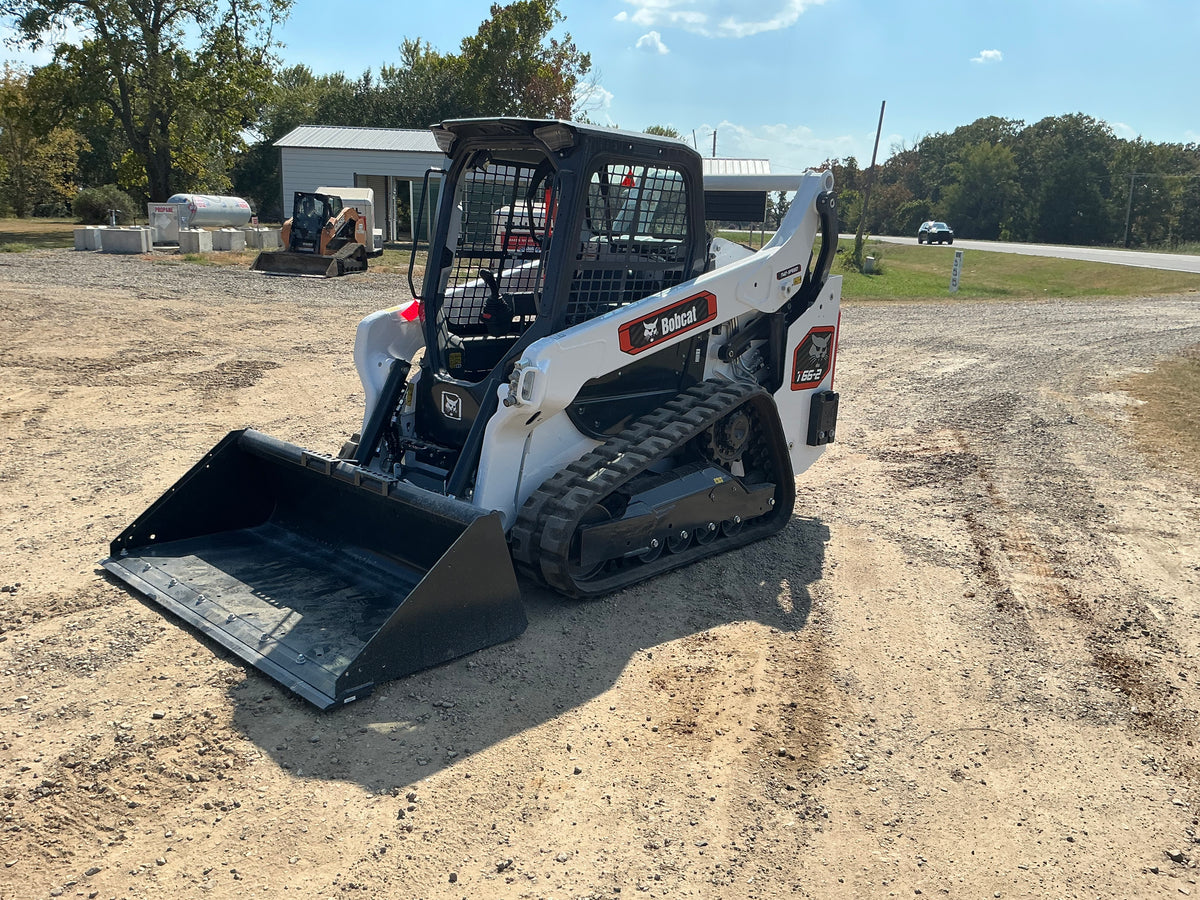 Bobcat T66-2 Skid Loader