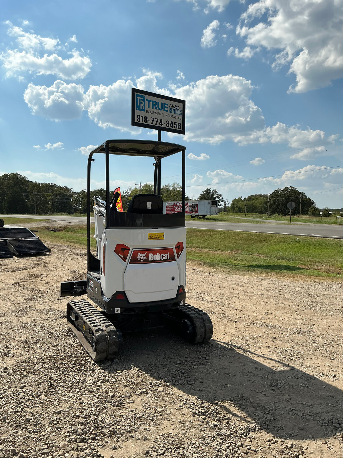 Bobcat E20-R2 Compact Excavator