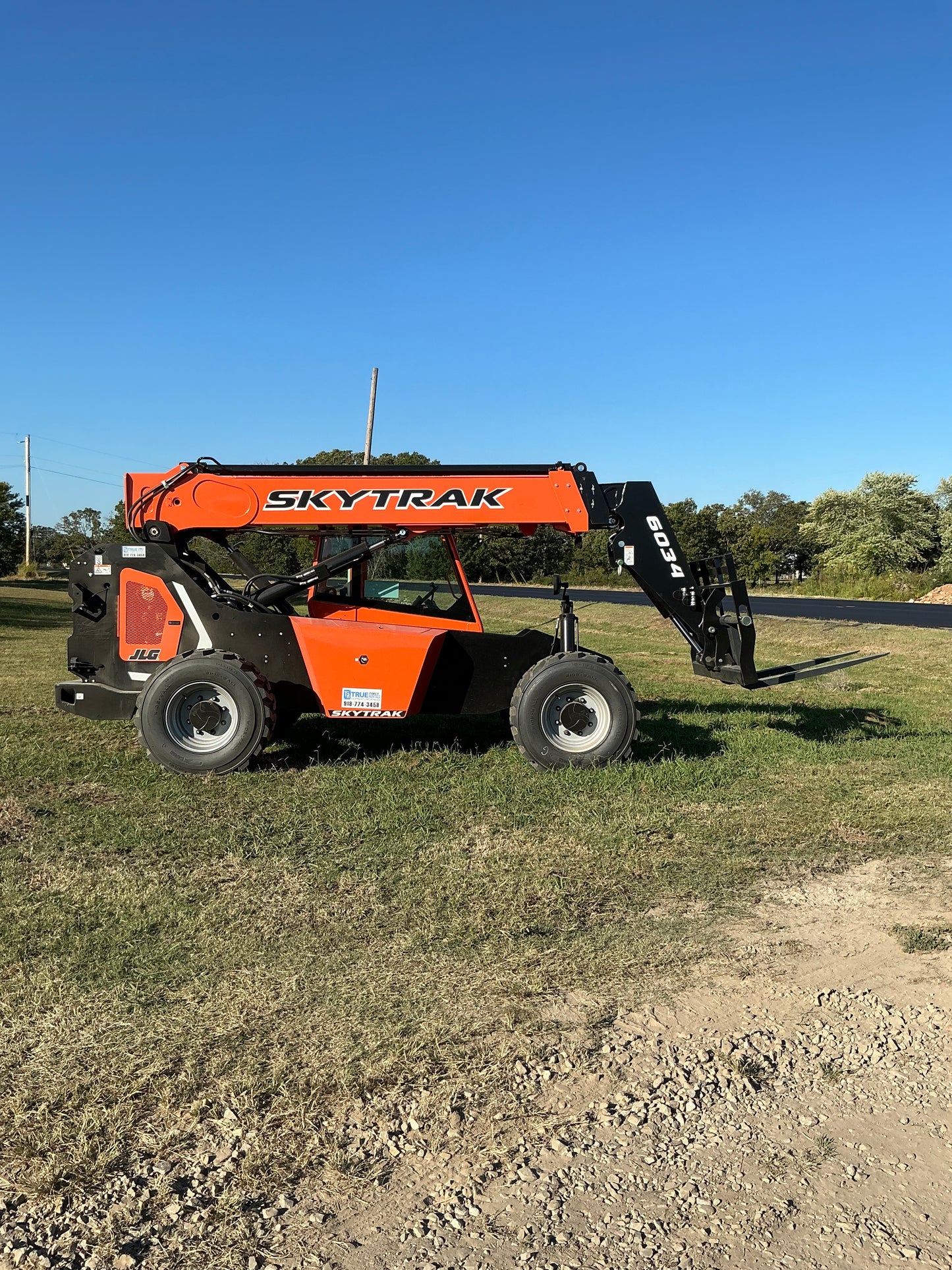 Skytrack- 6K Telehandler