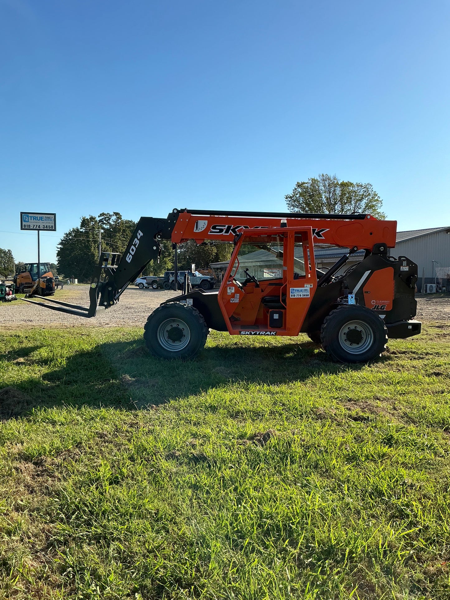 Skytrack- 6K Telehandler